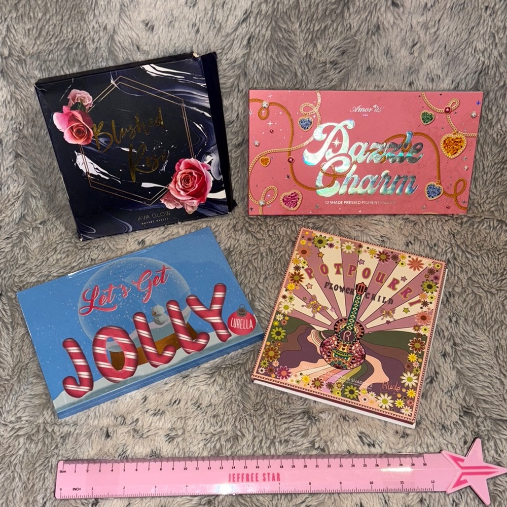 Eyeshadow makeup palette bundle